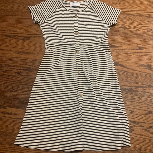 BLACK AND WHITE STRIPED DRESS - Picture 1 of 6